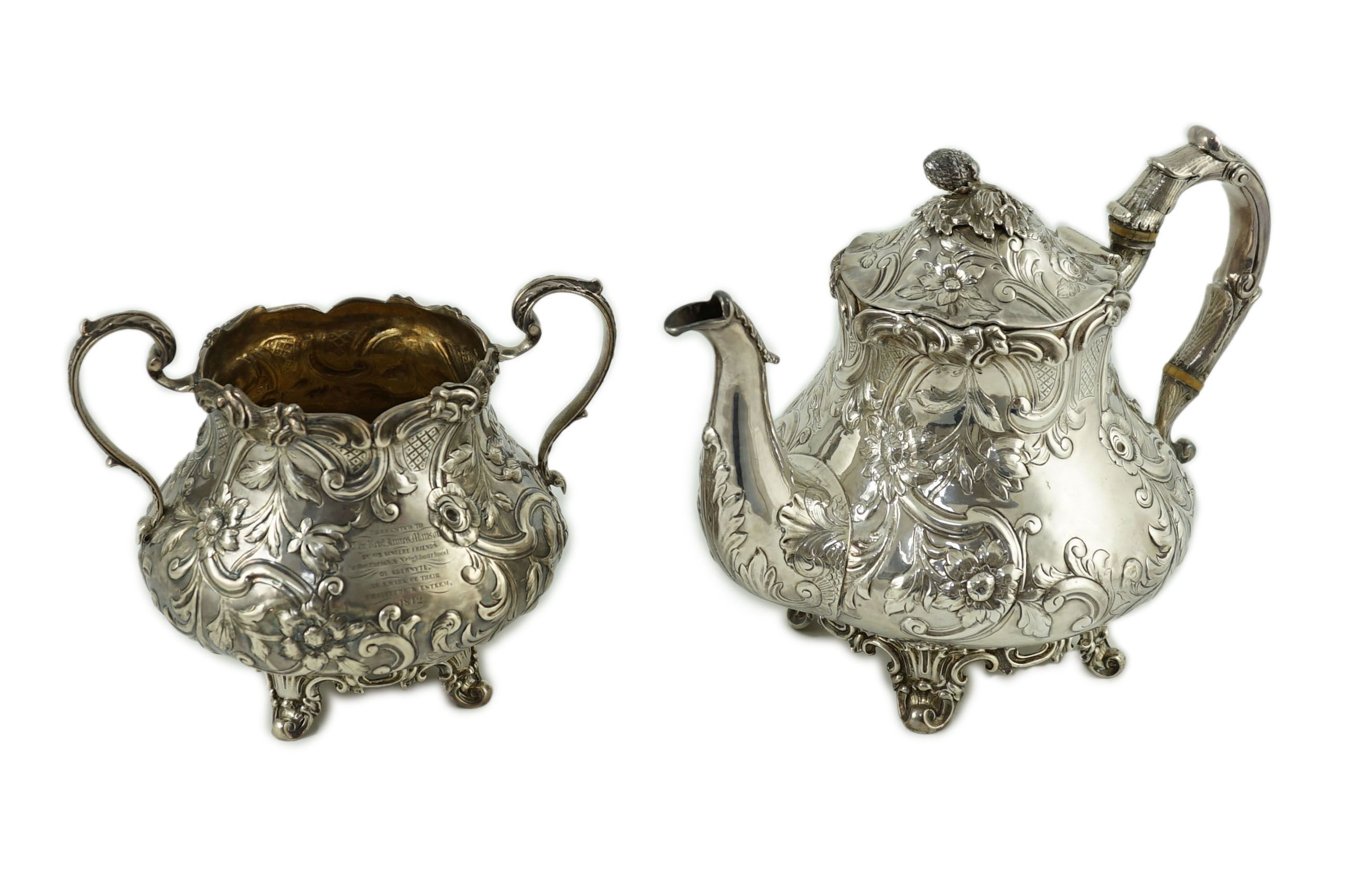 An early Victorian silver teapot and matching sugar bowl, by John Wellby